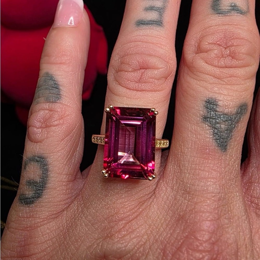 10k Pink Topaz With Yellow Diamond 10k Yellow Gold Ring 7.05ctw